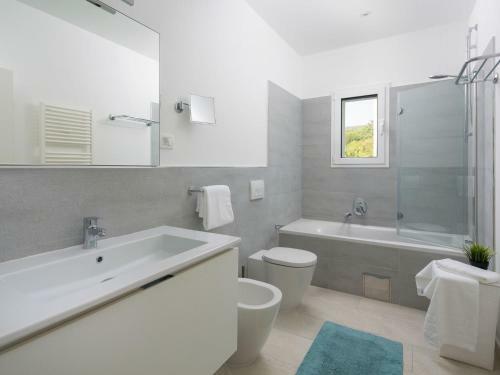 Peaceful Villa In Stanisovi With Sea View