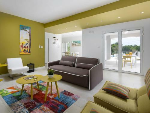 Peaceful Villa In Stanisovi With Sea View
