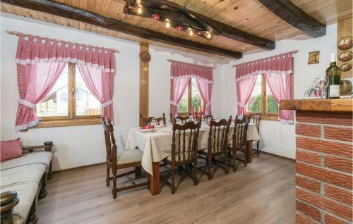 Four-bedroom Holiday Home In Velika Buna