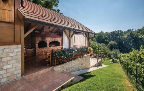 Four-bedroom Holiday Home In Velika Buna