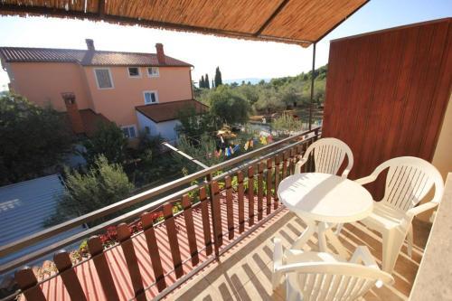 Apartments With A Parking Space Fazana - 7230