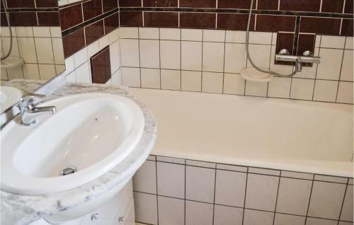 One-bedroom Holiday Home In Balatonboglar
