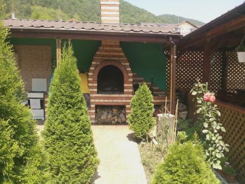 Hostal Pensiunea Lucian