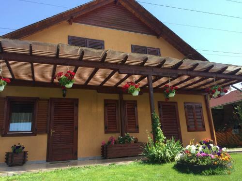 Hanga Guesthouse