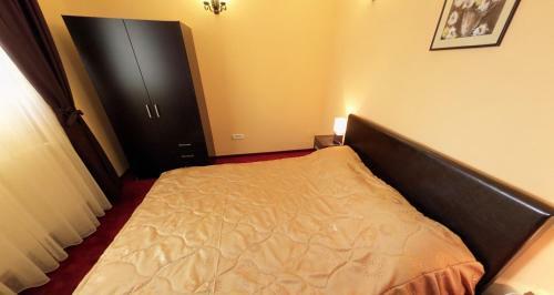 Hostal La Storia Guest House