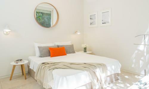Luxurious By The Beach Apartment With Garden