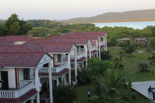 Apartamento 2br Riverview Holiday Home W/ Pool In North Goa - 1