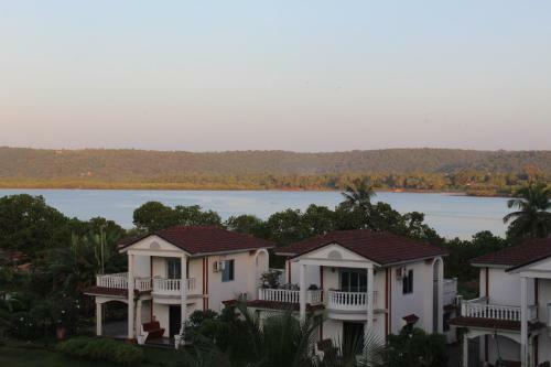 Apartamento 2br Riverview Holiday Home W/ Pool In North Goa - 1