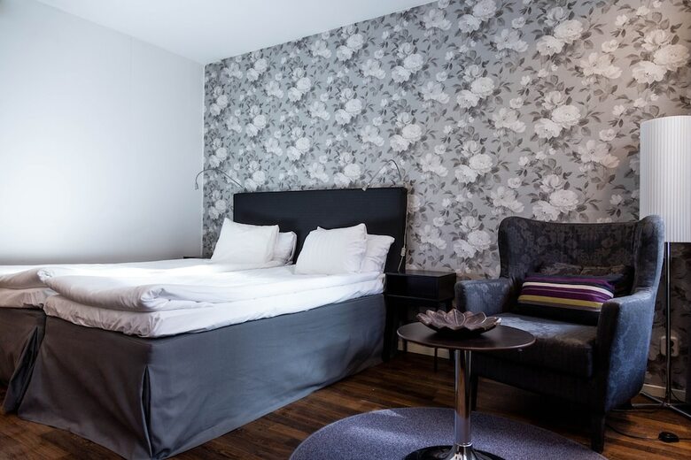 First Hotel Ja