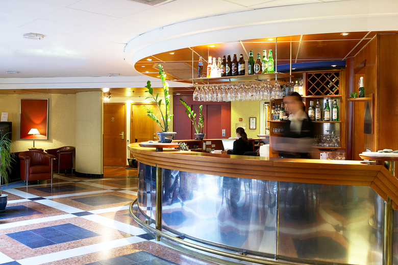 First Hotel Ja