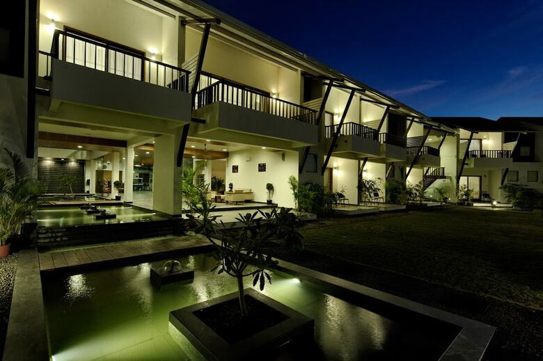 Hotel Regenta Resort Soma Vine Village