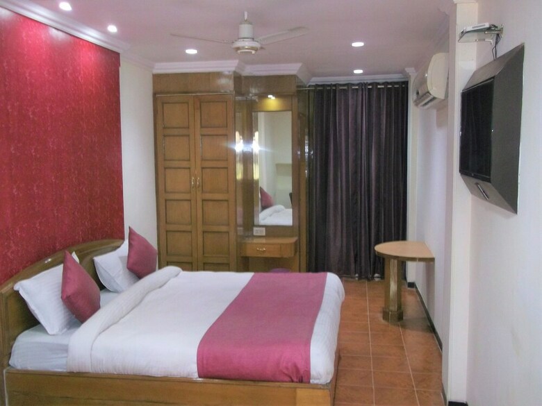 Oyo 8955 Hotel Bobina