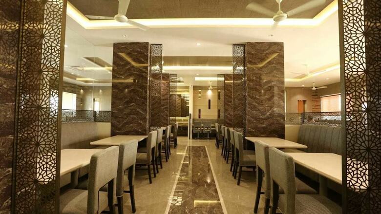 Hotel Grand Parivaar