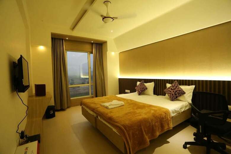 Hotel Grand Parivaar