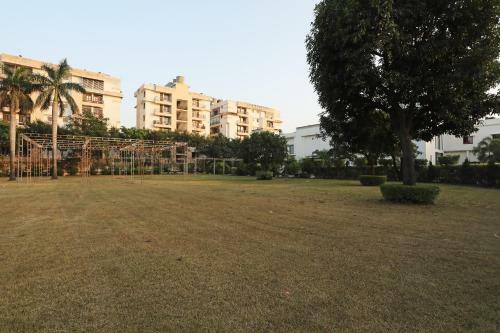 Capital O 2855 Hotel Sanskriti Greens