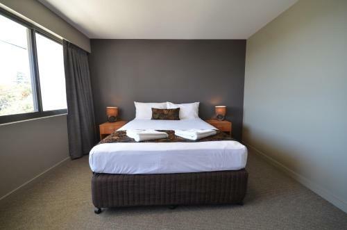 Gladstone Reef Hotel Motel