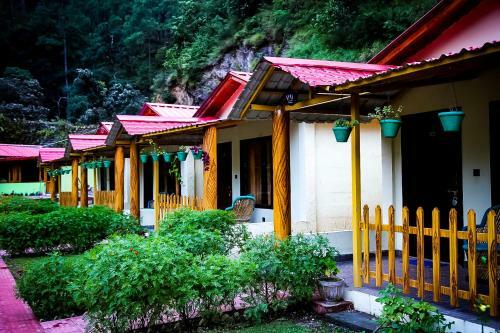 Hotel Jungle Pool Khurpatal