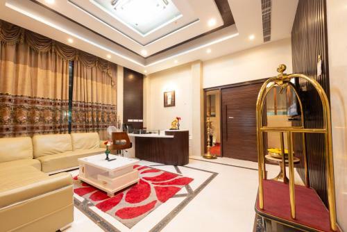 Hotel Vlr Residency