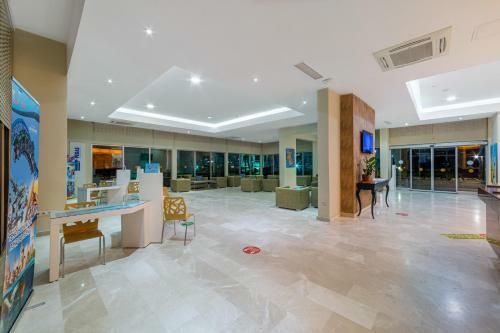 Hotel Justiniano Club Park Conti