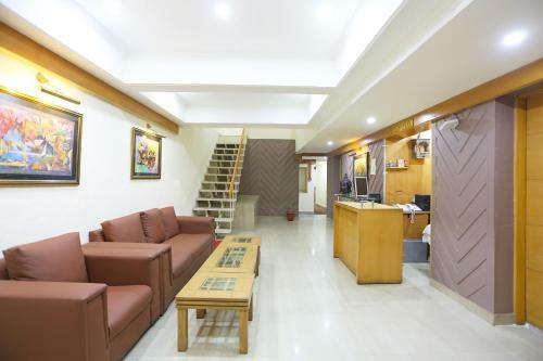 Oyo 11332 Hotel Daffodils Inn