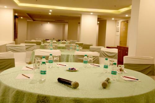 Hotel Starlit Suites