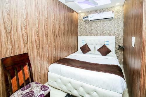 Oyo 10558 Hotel Qlark