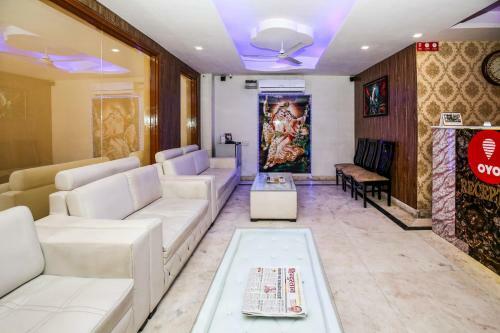 Oyo 10558 Hotel Qlark