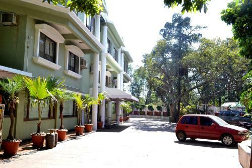 Jaffer Bhai's Brickland Hotel