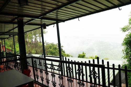 Hotel Rainforest Restaurant & Villas