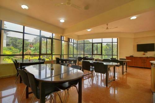 Hotel Oyo 17387 Hilldale Resorts