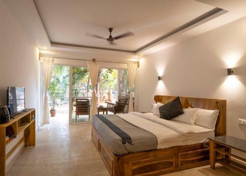 Hotel Crystal Goa Emerald Edition