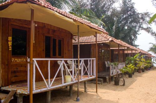 Hotel Shiva Shakti Yoga Beach Resort