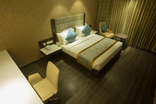 Hotel Saradha Grande