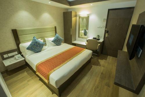 Hotel Saradha Grande