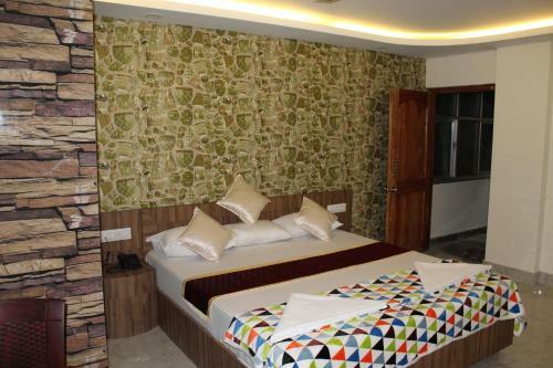 Hotel Gkm Grand