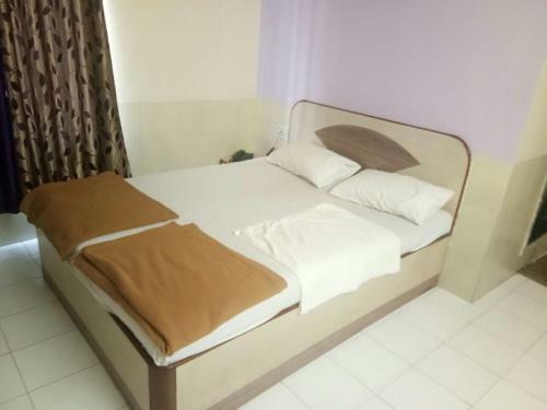Lodge Hotel Chandan Residency