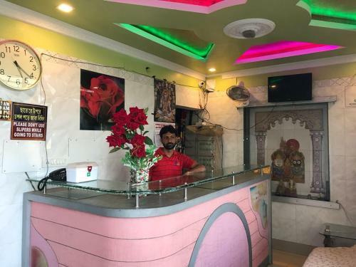 Hotel Goroomgo Sureswory Pampa Puri