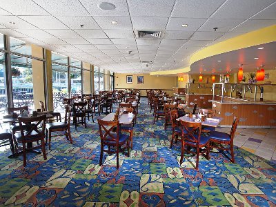 Hotel International Palms Resort And Conference Center