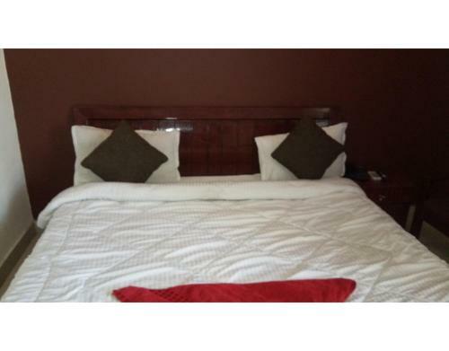 Hotel Premium Rooms Near Laxman Jhula