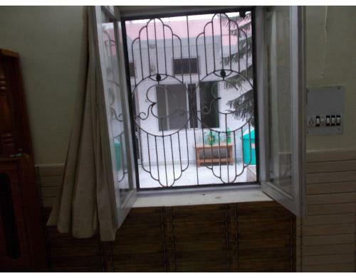 Hostal Neat Rooms Near Geeta Ashram
