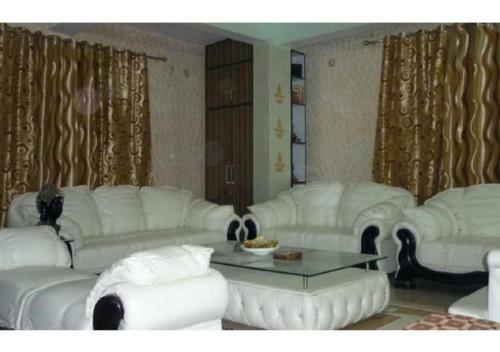 Mountain View Balcony Rooms On Main Road Shimla