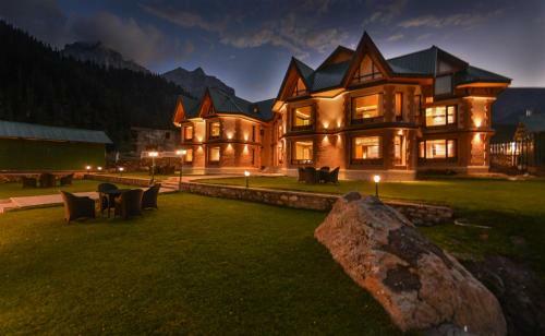 Hotel Village Walk