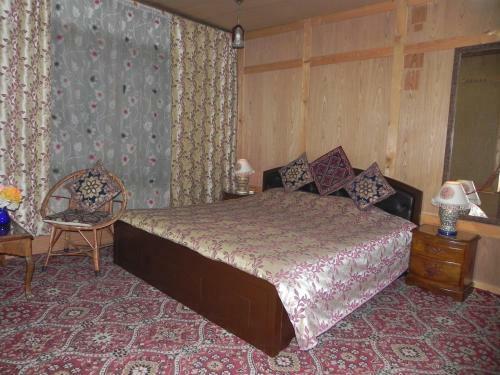 Hotel Shabrose Houseboats