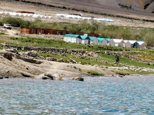 Tih Pangong Lake View Cottages And Camps