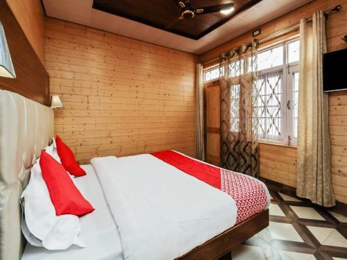 Hotel Oyo 16066 Chinar Comforts