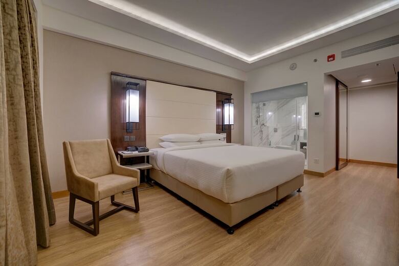 Hotel Courtyard By Marriott Surat