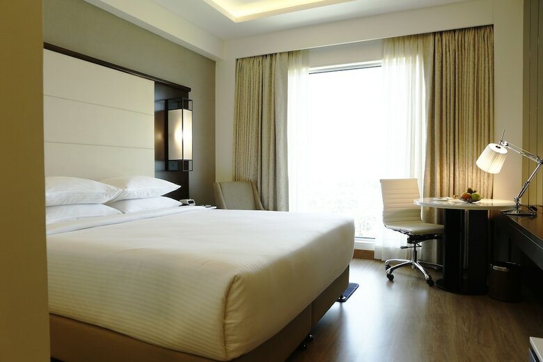 Hotel Courtyard By Marriott Surat