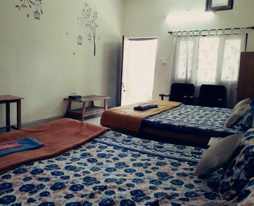 Hotel Narmada Palace