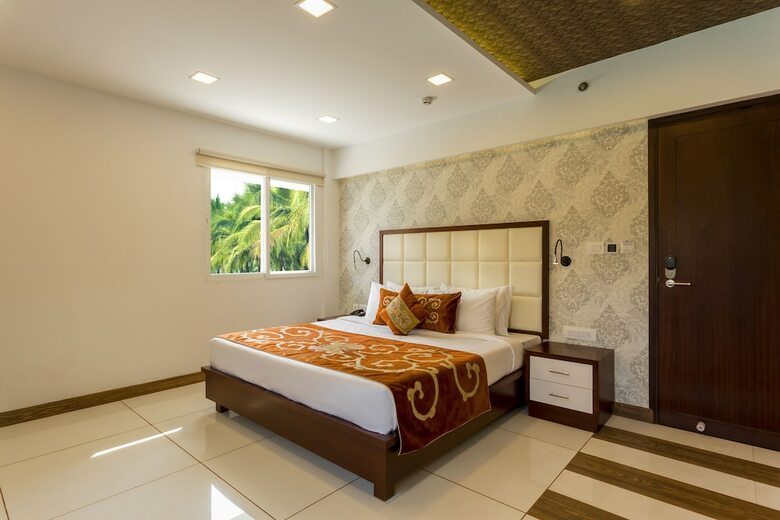 Summit Hampton Hotel