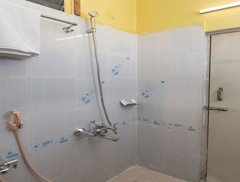 Hotel Oyo 22950 Royal Grand
